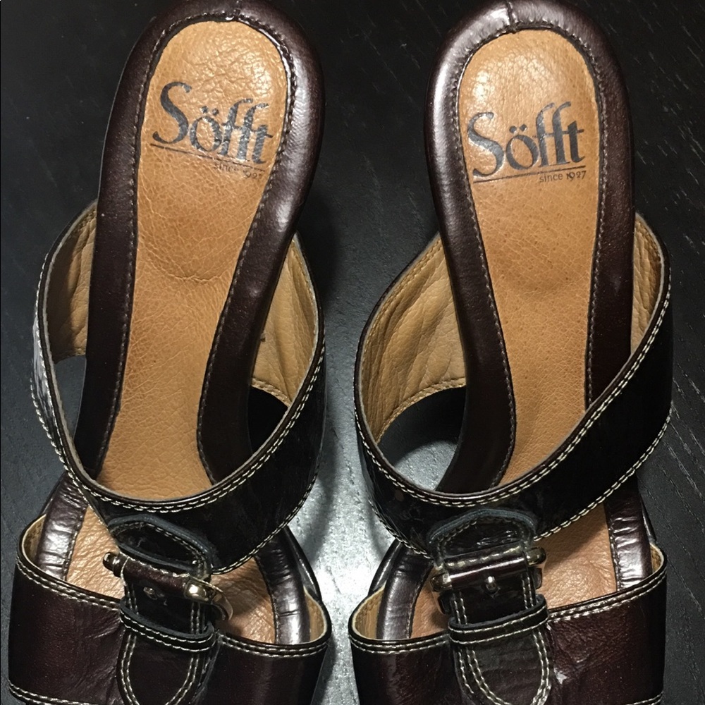 Sofft Brown/Burgundy color wedges